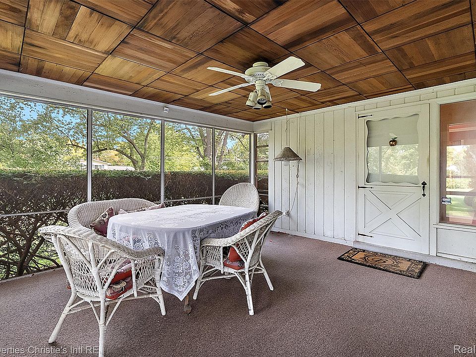 8750 Clinton River Rd, photo 12