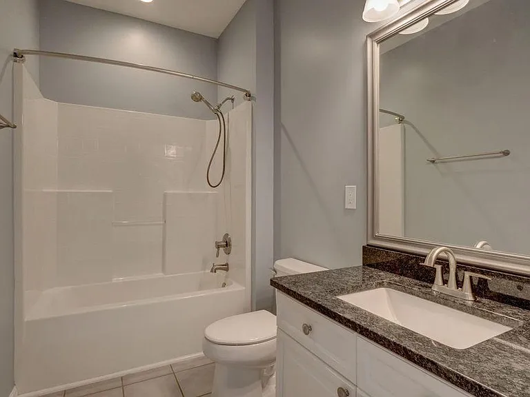 1113 Greensview Cir — Photo 10