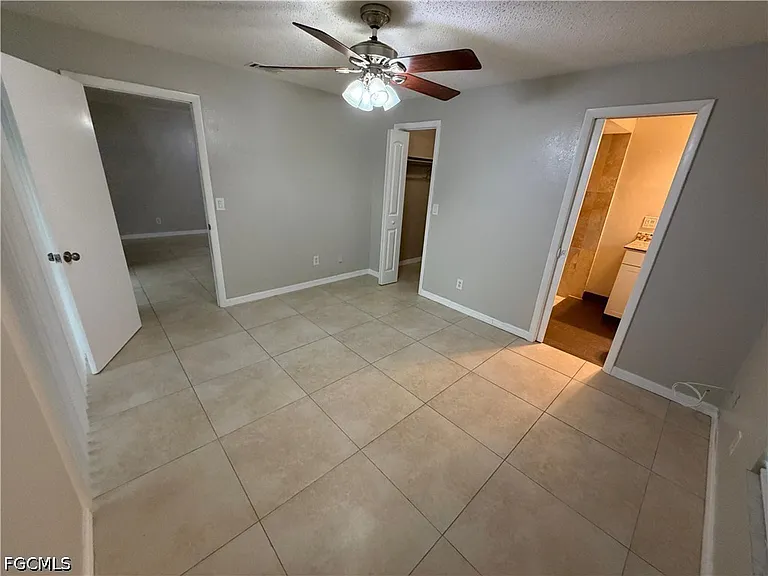 702 SE 47th St #2 — Photo 14