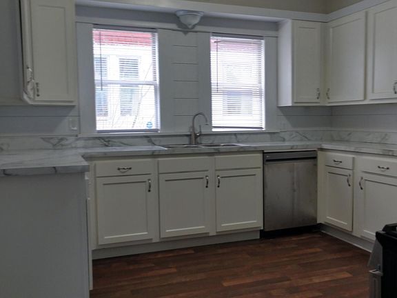 2nd image of 32 Fuller Ave SE
