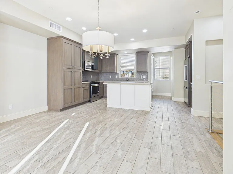 4816 N Woodmere Fairway #1005 — Photo 1