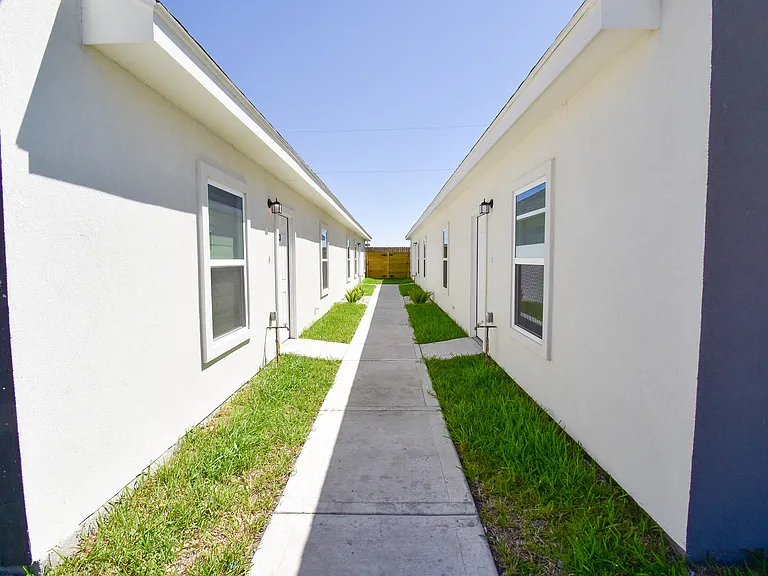 308 W Campeche Ave #1 — Photo 10