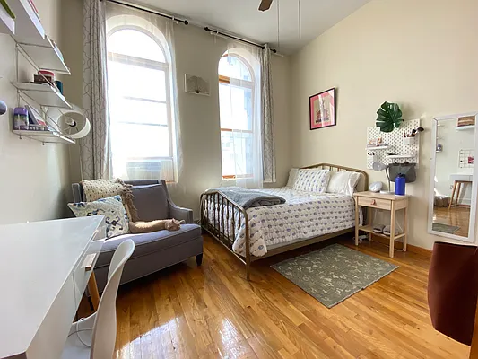 Rented by Compass | media 2