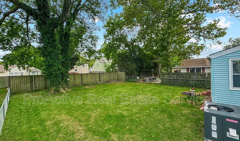 607 Lee St — Photo 14