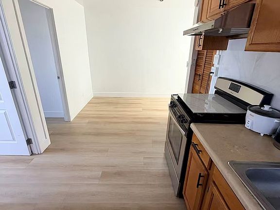 5th image of 5226 73rd St Floor 2
