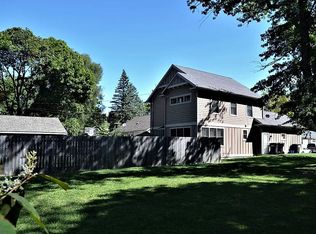 976 Monroe St, Benton Harbor, MI 49022