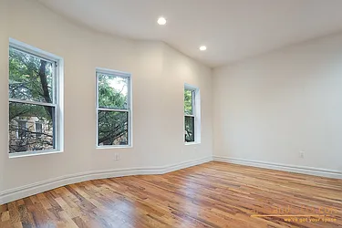 Rented by aptsandlofts.com