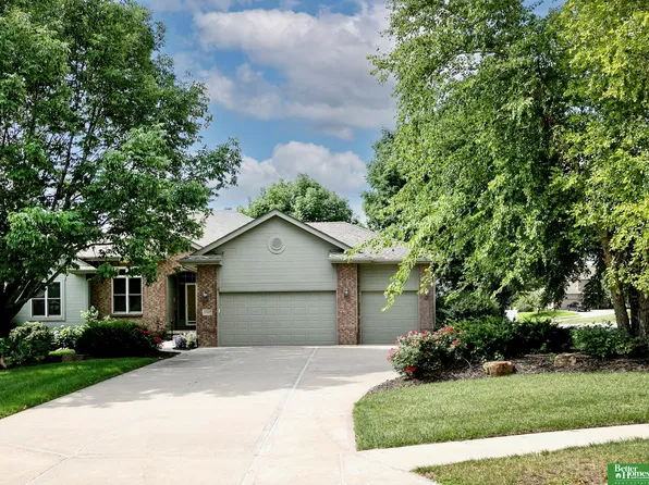 17027 Cinnamon Cir, Omaha, NE 68135