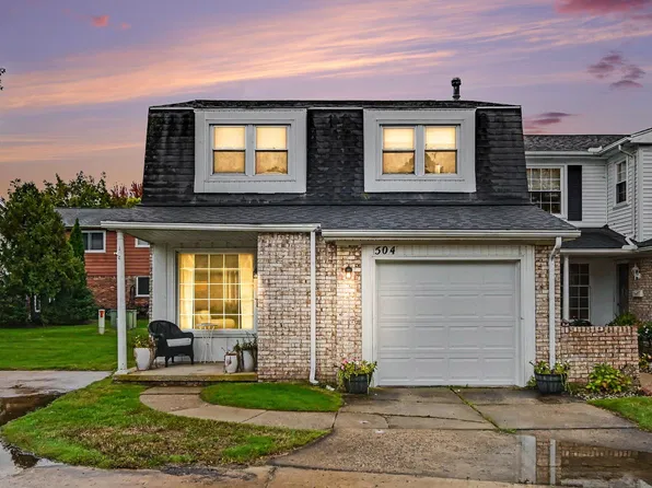 504 Dorset Cir, Grand Blanc, MI 48439