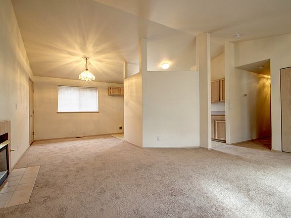 2nd image of 1217 Juniper Pl