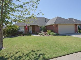 2936 Summit Hill Rd, Norman, OK 73071