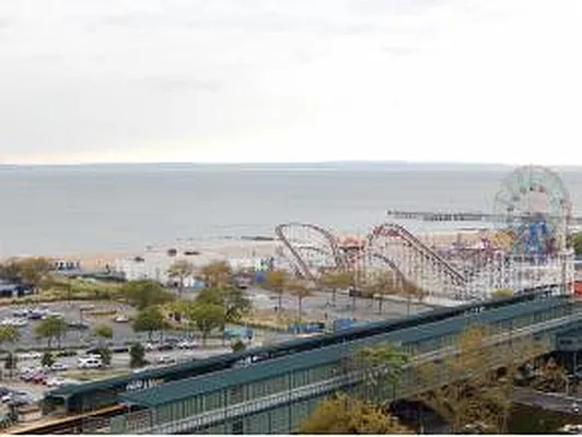 Sold by Ben Bay Realty Co | media 1