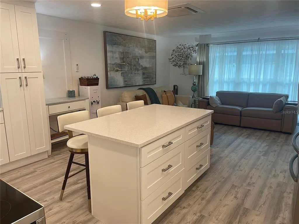 2 bed, 2.0 bath, 1104 sqft, $2,275 — Photo 4