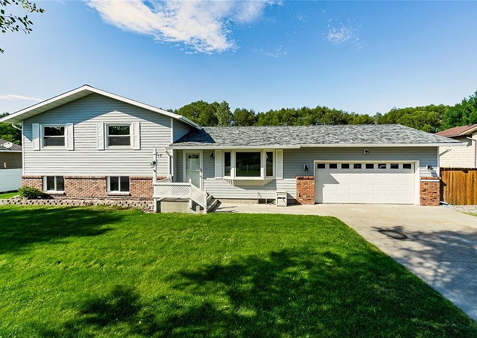 1st image of 117 Rolling Meadow Dr