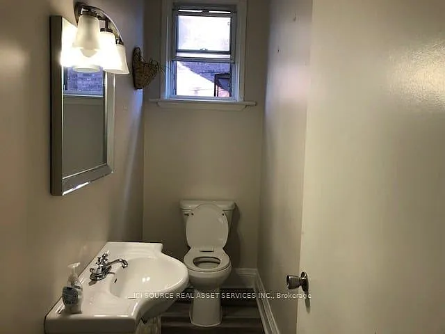 16 Eastbourne Ave #MAIN FL — Photo 7