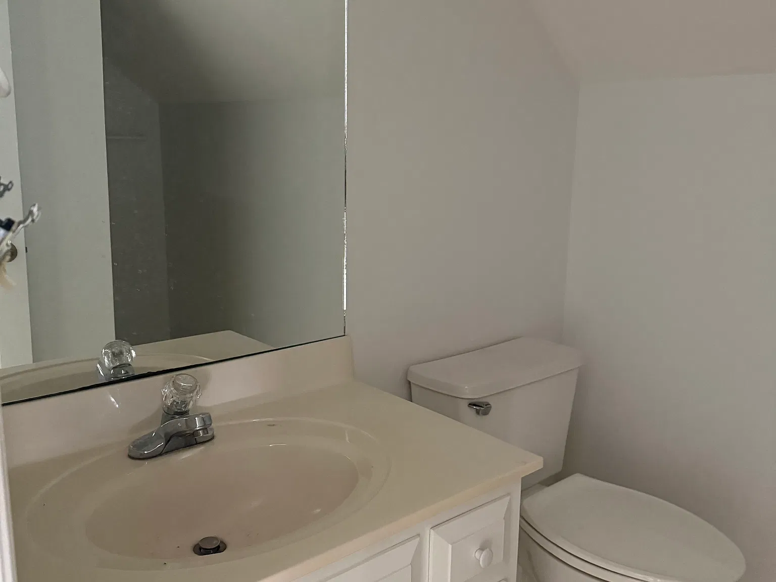 4 bed, 3703 sqft, $3,000 — Photo 4