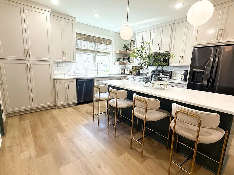 211 Poplar St #211 — Photo 5