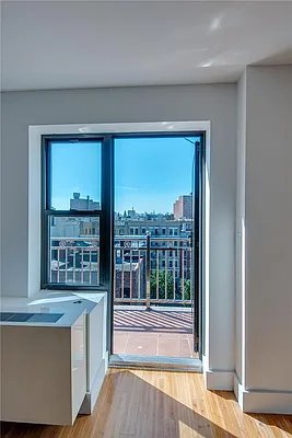 Sold by TNG Nassimi Realty | media 14