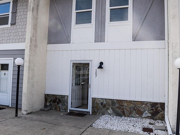 2nd image of 6215 Thomas Dr Unit 107