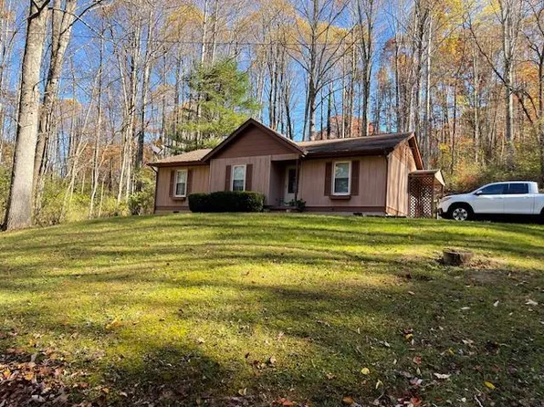 1451 Walnut Hts, Bluefield, WV 24701