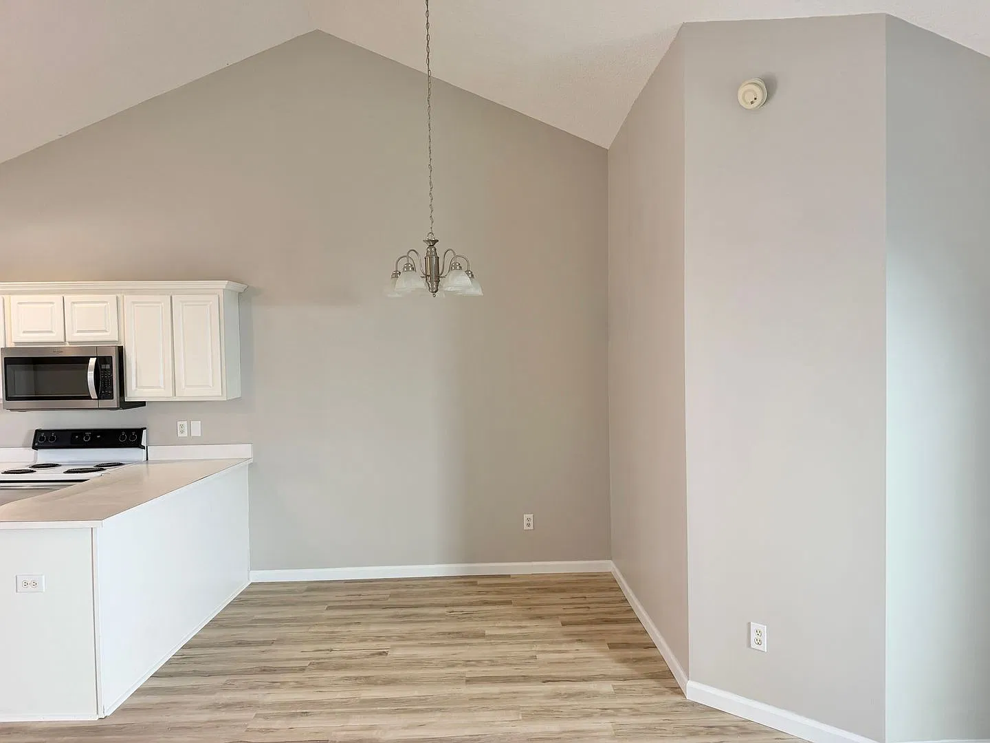 Merestone, the point at Barclay, mid Wilmington, Brick 2BR — Photo 3