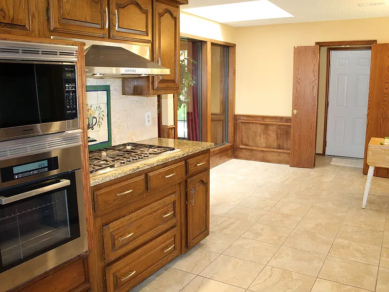 4216 Marshall Ct — Photo 8