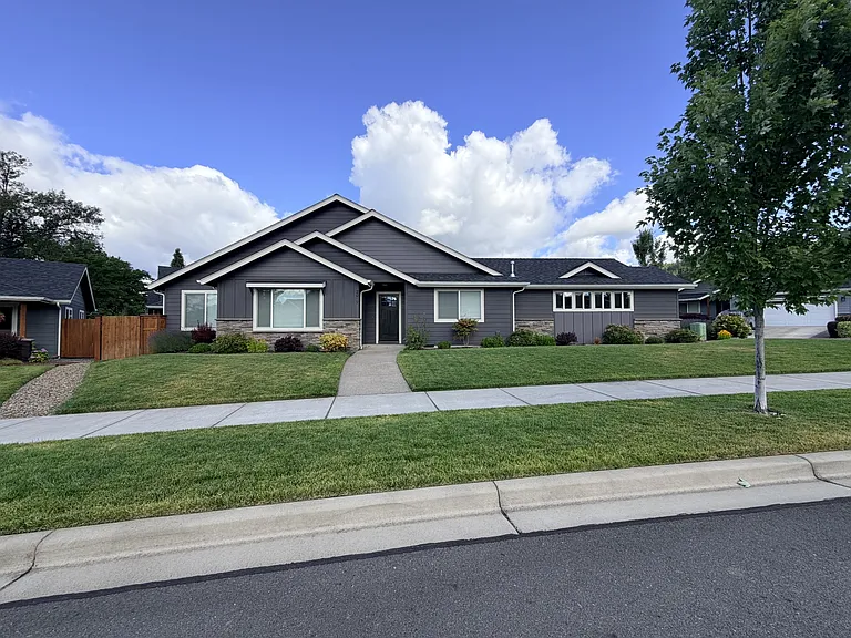 2019 SW Truman Way — Photo 1
