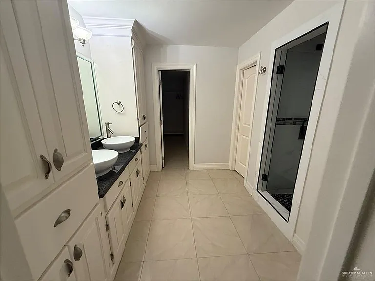 4004 El Jardin — Photo 2