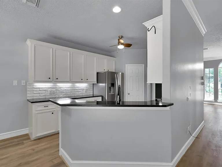 84 Oak Grove Ln — Photo 10