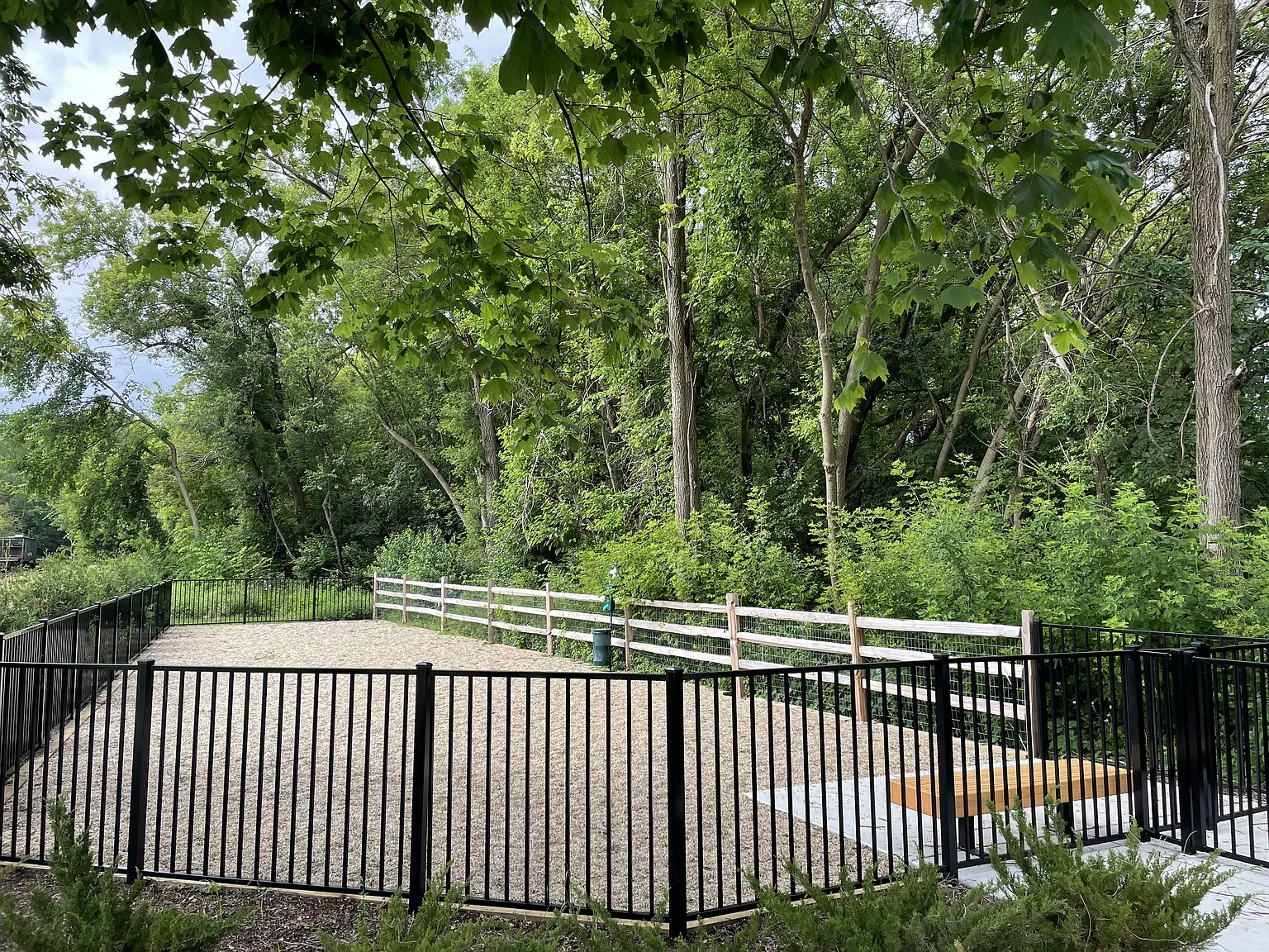 Enclave Crystal Lake Townhomes and Apartments — Photo 4