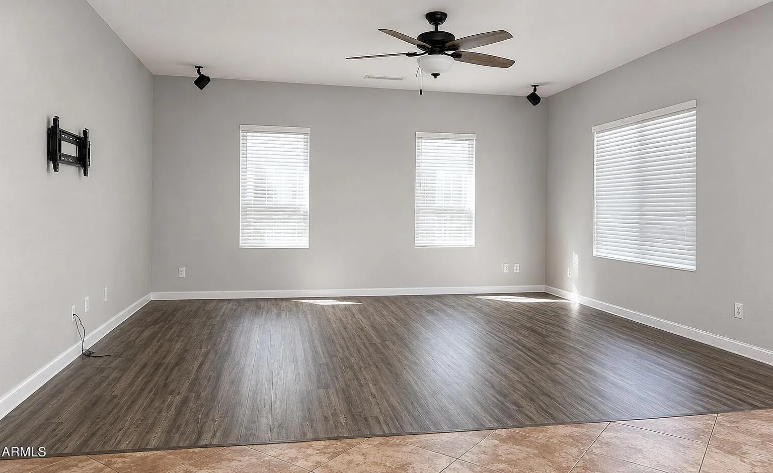 3 bed, 2.5 bath, 1654 sqft, $2,350 — Photo 2
