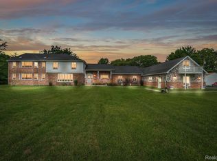 4065 Lahring Rd, Holly, MI 48442