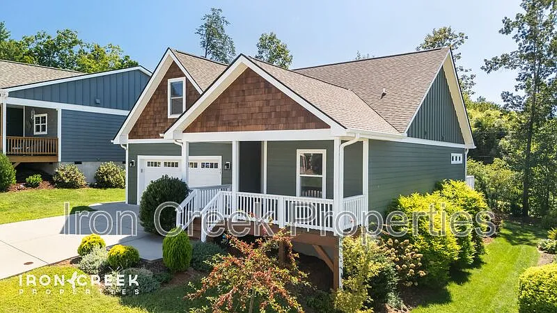 3 bed, 3.0 bath, 1638 sqft, $2,695 — Photo 3