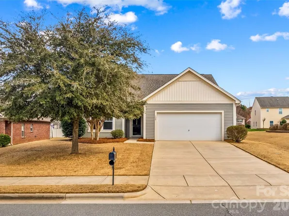 128 Water Ski Dr, Statesville, NC 28677