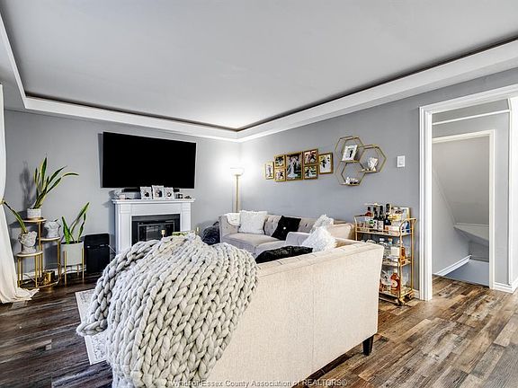 4th image of 1814 Larkin Rd