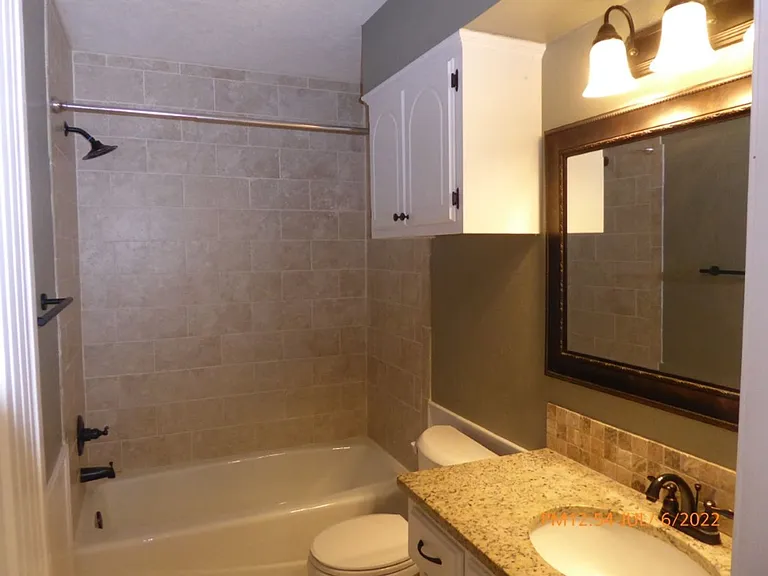 2315 NE Village Dr — Photo 9