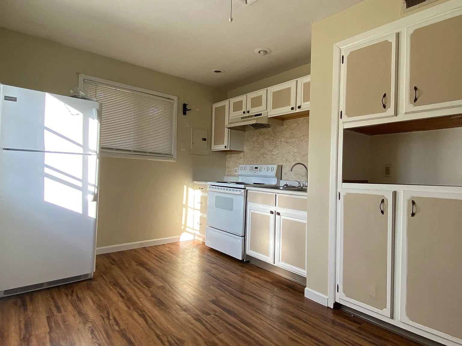2 bed, 650 sqft, $1,095 — Photo 4