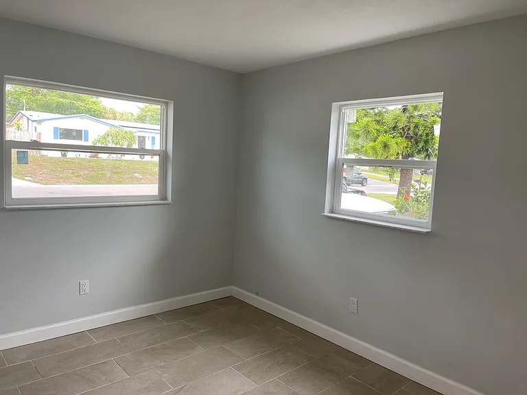 482 Oakwood Dr — Photo 9