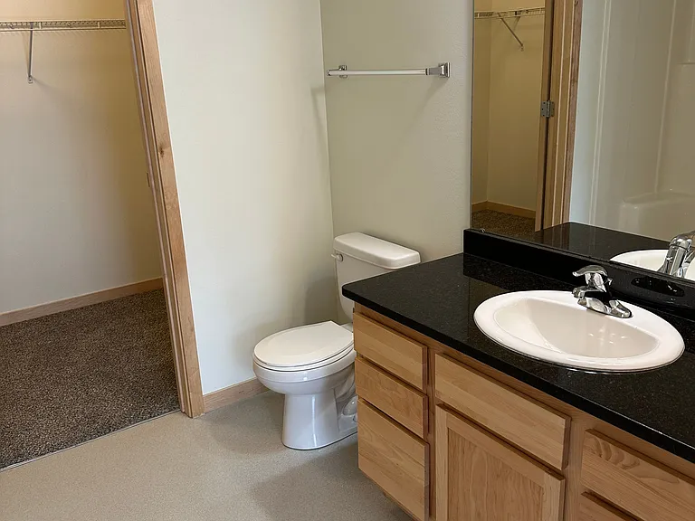 653 4th Ave N #214 — Photo 7
