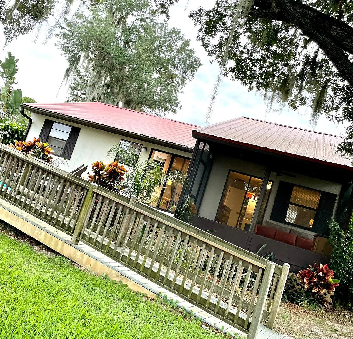 3 Private Dr — Photo 1