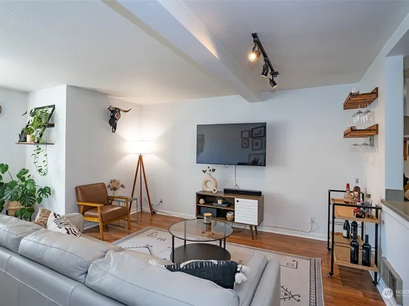 800 N Allen Place #101, Seattle, WA 98103