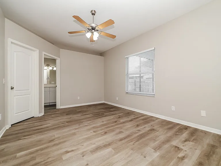 13417 Silvercreek Dr — Photo 9