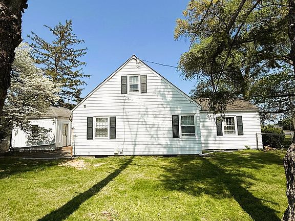 5th image of 4 E Finley Rd