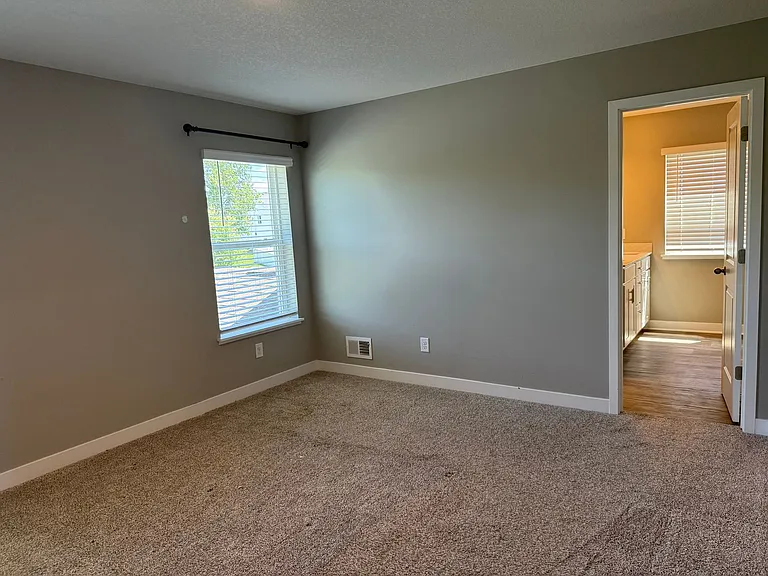 13144 Zachary Ln N — Photo 10
