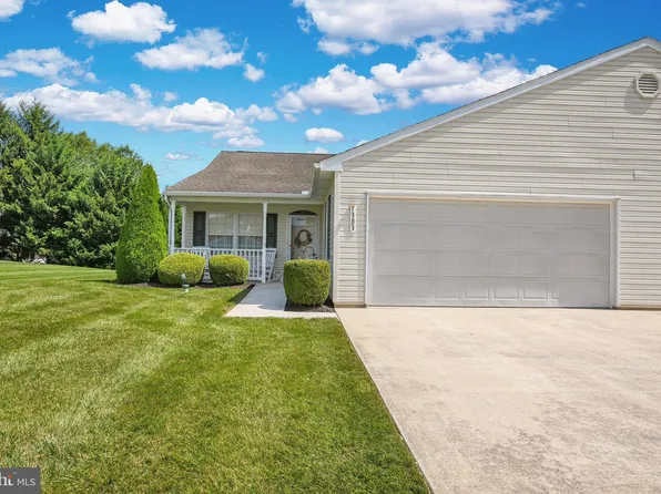 1383 Village Dr, Spring Grove, PA 17362