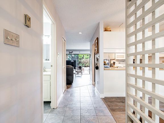 5th image of 9963 Millburn Ct