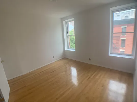 Rented by Compass | media 10