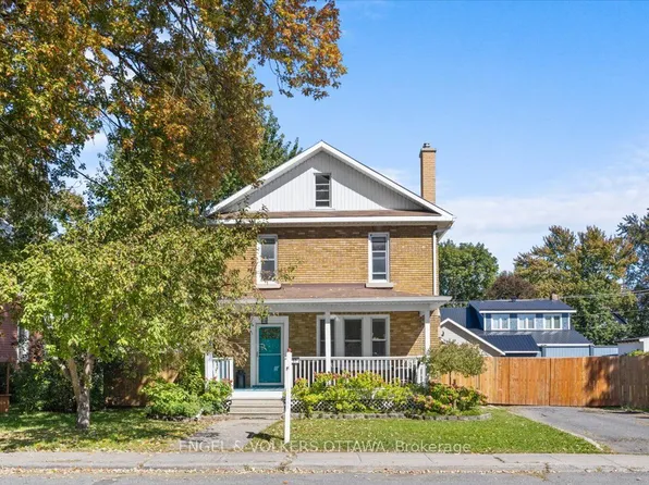 57 King St W, Hamilton, ON L9H 1T5