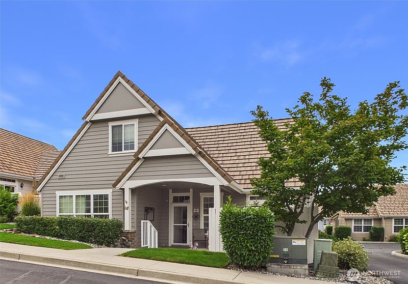 2nd image of 1494 Eastmont Avenue #22
