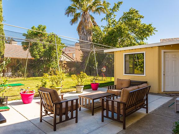 2nd image of 5053 Laguna Park Dr